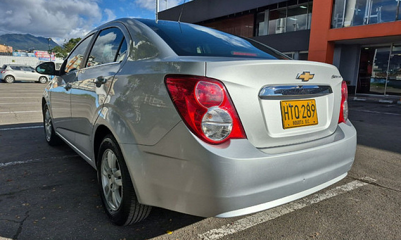 Chevrolet Sonic 1.6 ...