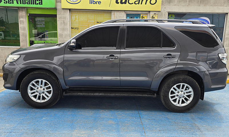 Toyota Fortuner 3.0 ...