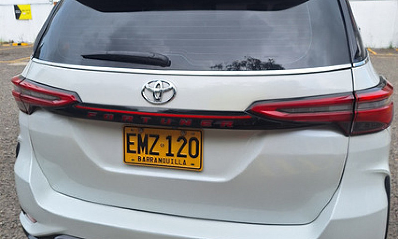 Toyota Fortuner 2.7L...
