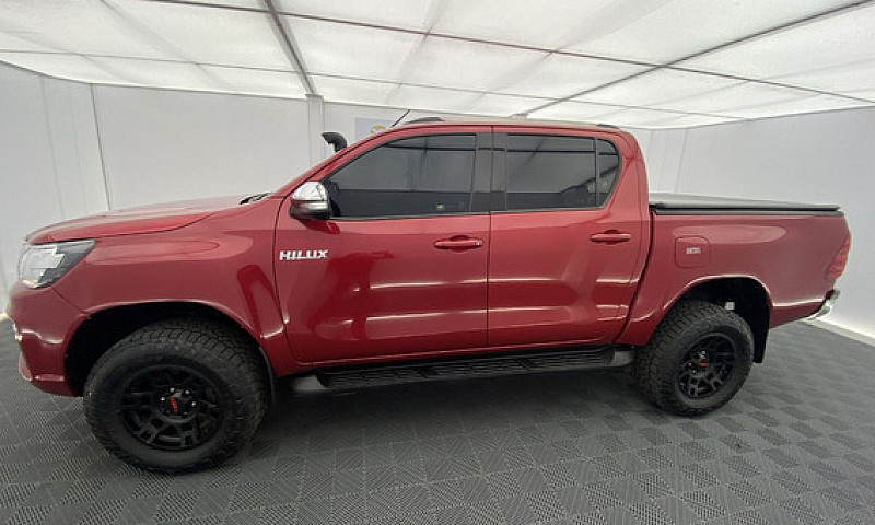 Toyota Hilux 2.8 Srx...