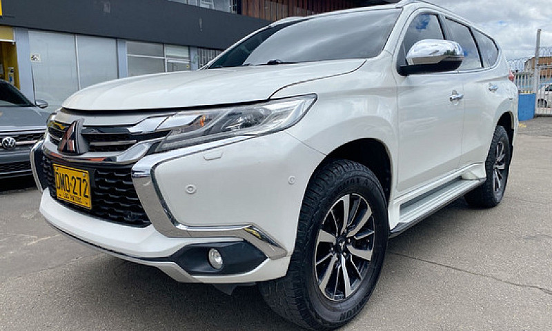 Mitsubishi Montero S...