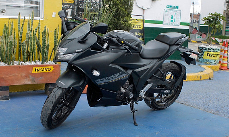 Suzuki Gixxer Sf 250...