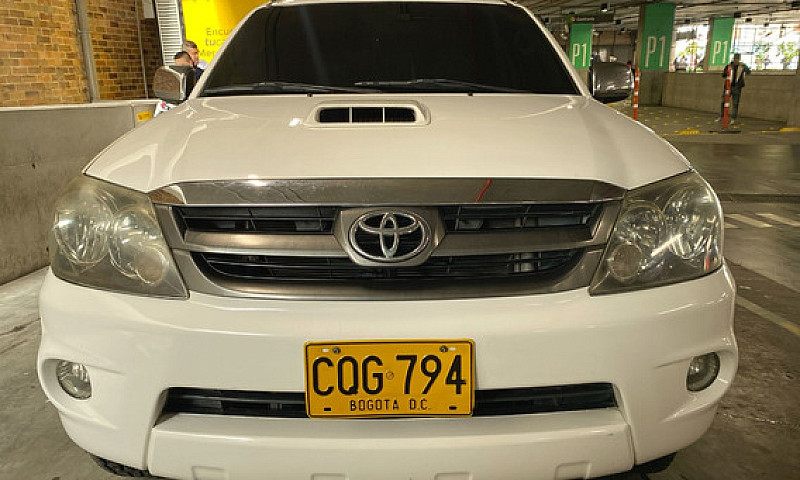 Toyota Fortuner 3.0 ...