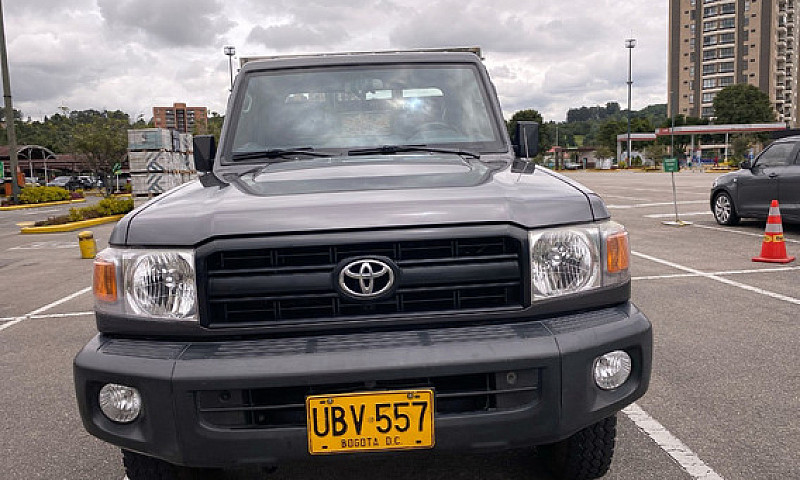 Toyota Land Cruiser ...