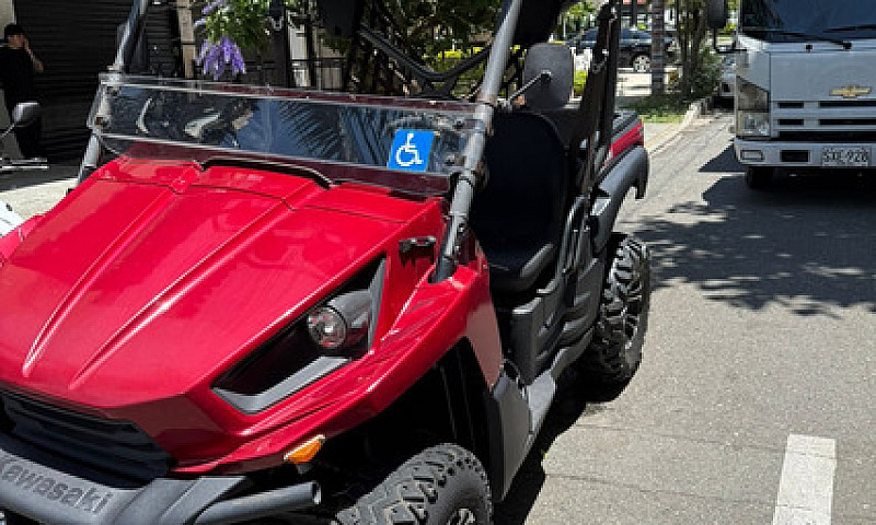 Cuatrimoto Kawasaki...