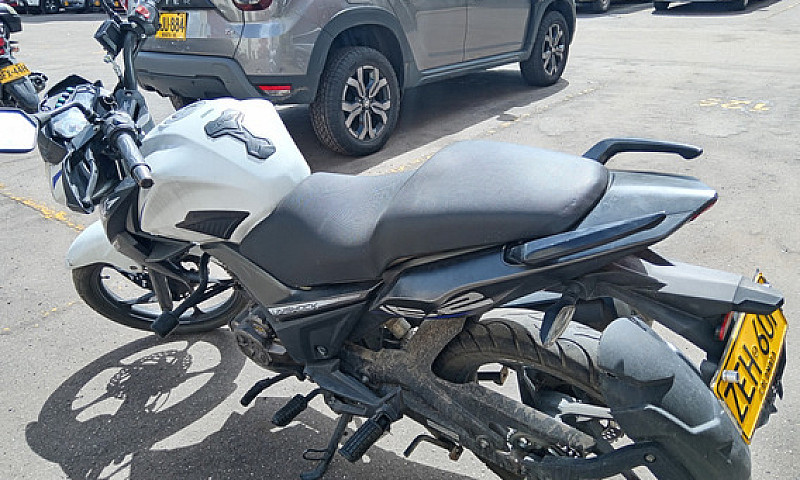 Se Vende Moto Akt Cr...