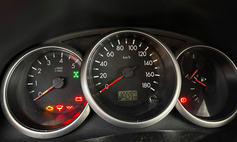 Mazda Bt-50 2.5 B25D...