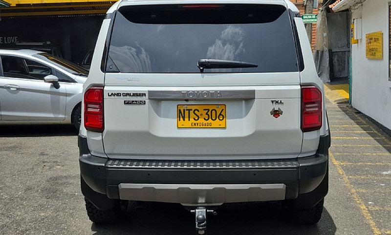Toyota Land Cruiser ...