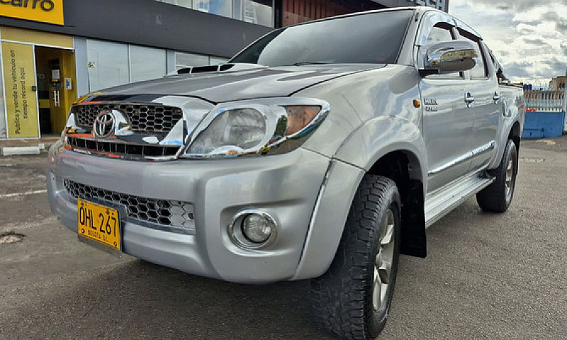 Toyota Hilux 2.7 Mt...
