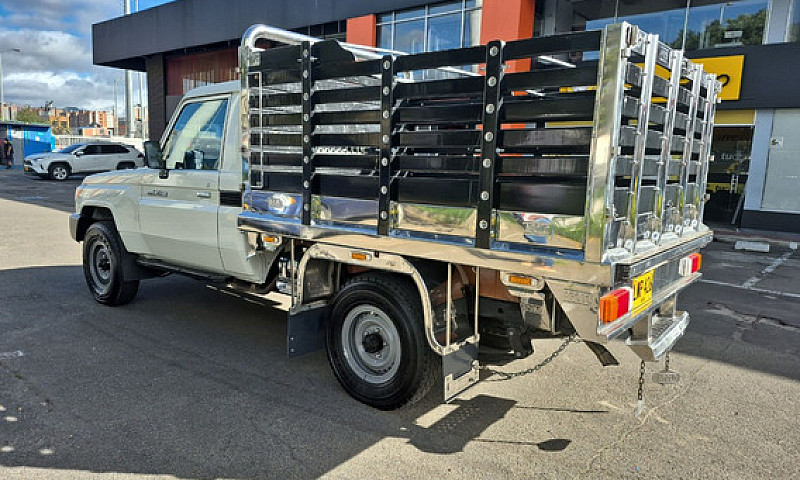 Toyota Land Cruiser ...