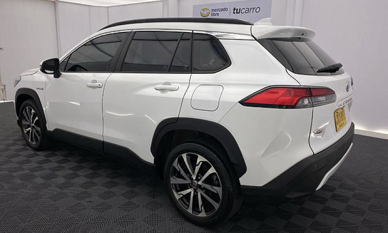 Toyota Corolla Cross...