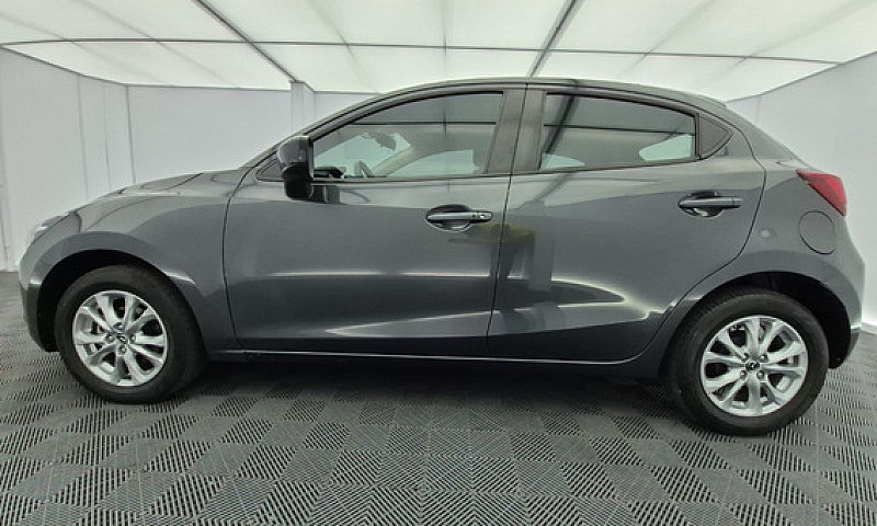Mazda 2 Touring At 1...