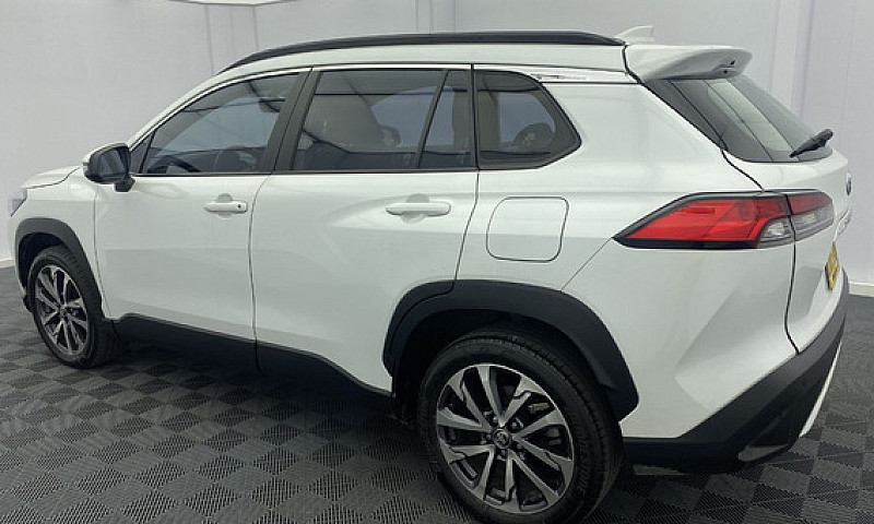 Toyota Corolla Cross...