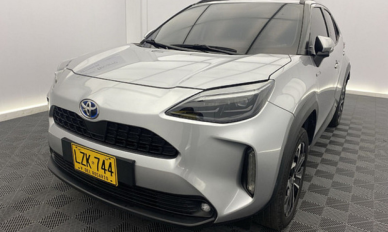 Toyota Yaris Cross 1...