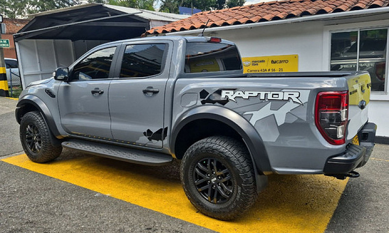 Ford Ranger Raptor 2...