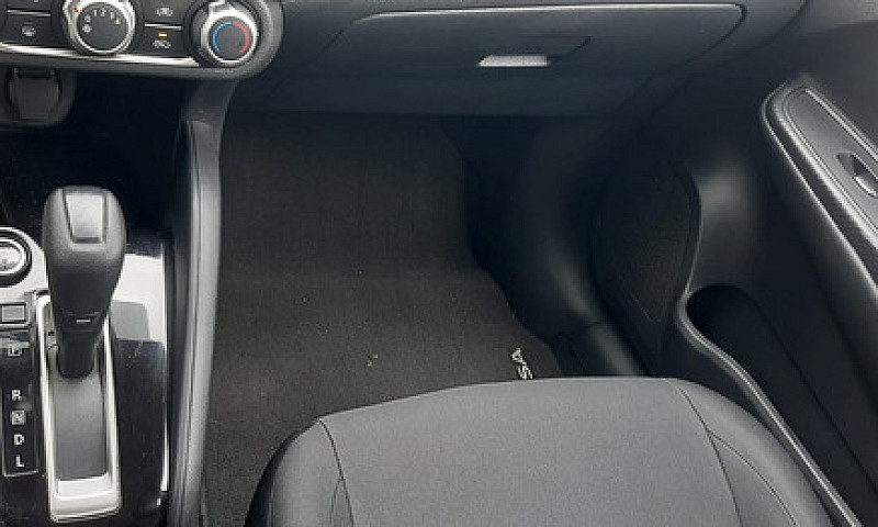 Nissan Versa Sense A...