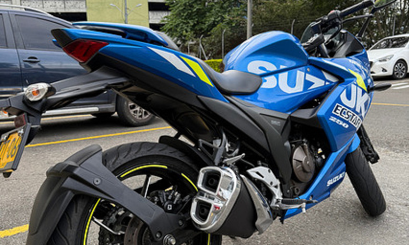 Suzuki Gixxer Sf 250...