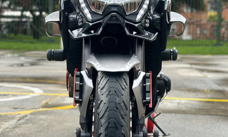 Kawasaki Z900...
