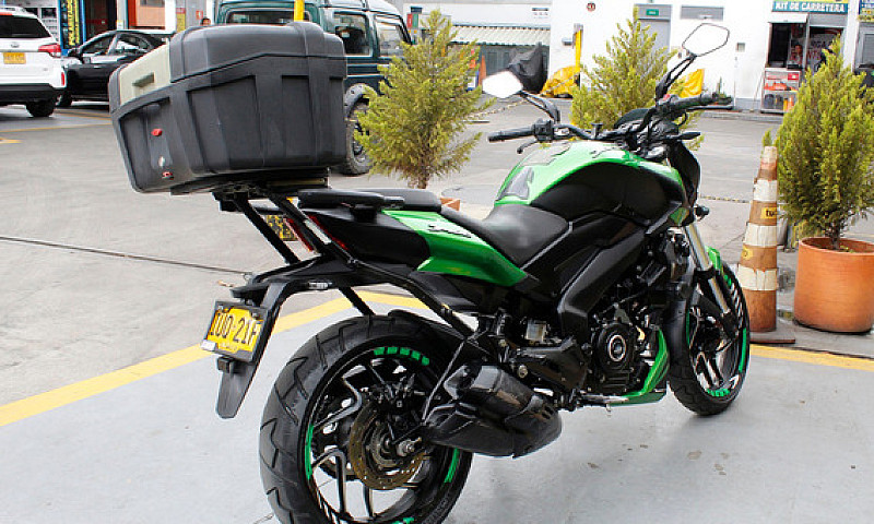 Bajaj Dominar 400 Ug...