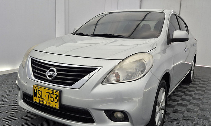 Nissan Versa 1.6 Sen...