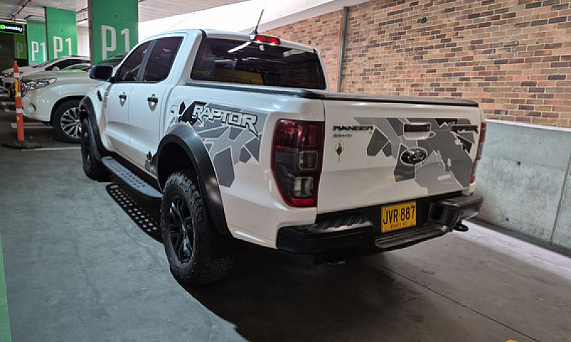 Ford Ranger Raptor 2...