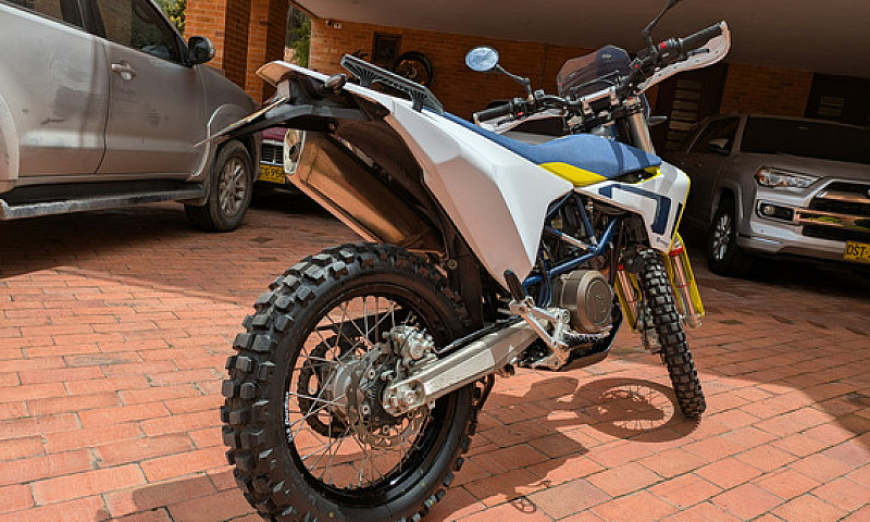 Husqvarna 701 Enduro...