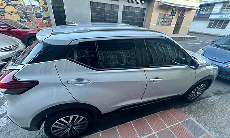 Nissan Kicks Play 1....