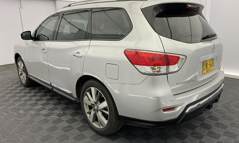 Nissan Pathfinder 3....