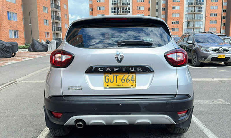 Renault Captur Zen 2...