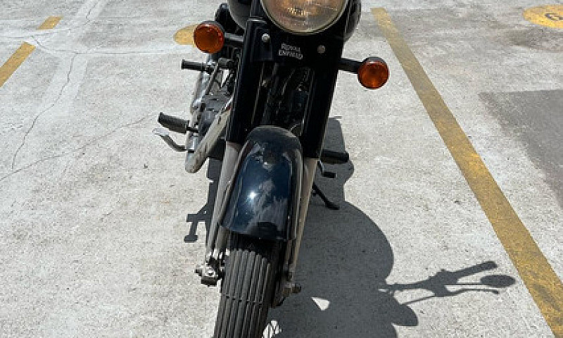 Royal Enfield Bullet...