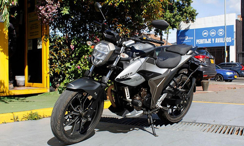 Suzuki Gixxer 250 20...