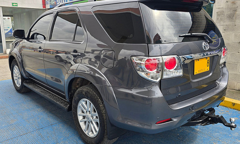 Toyota Fortuner 3.0 ...
