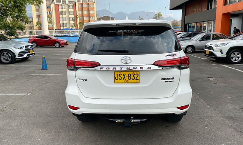 Toyota Fortuner 2.4 ...