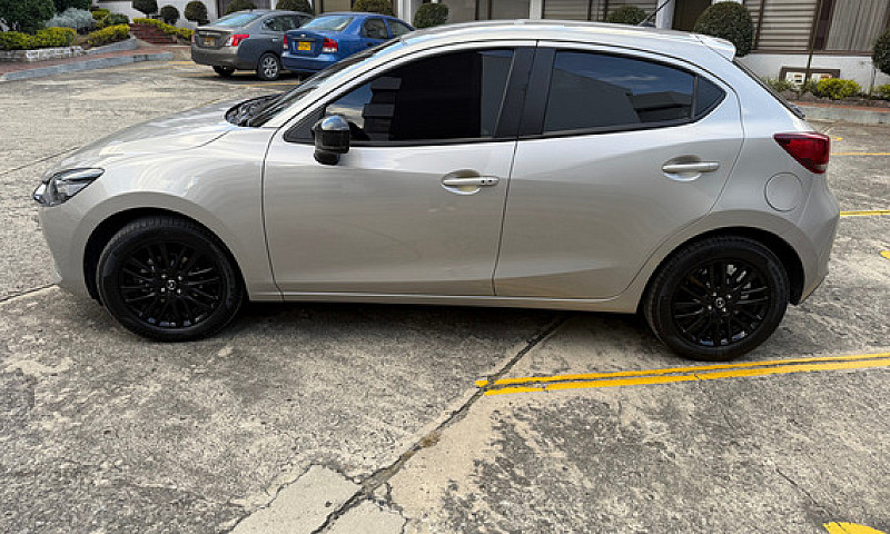 Mazda 2 1.5 Touring...