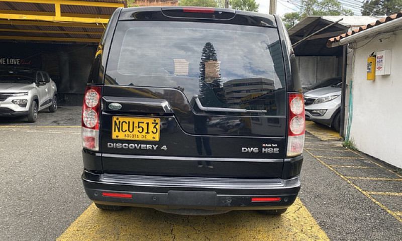 Land Rover Discovery...