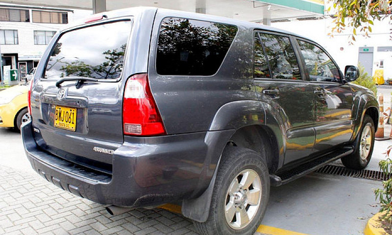 Toyota 4Runner 4.0 L...