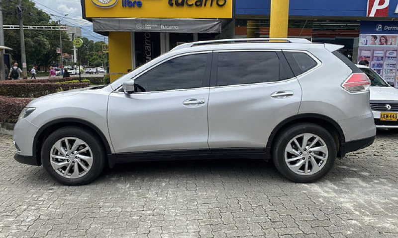 Nissan X-Trail 2.5 E...