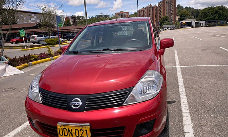 Nissan Tiida 1.8 Mii...