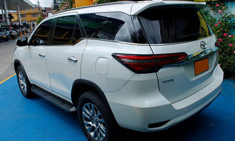 Toyota Fortuner 2.7 ...