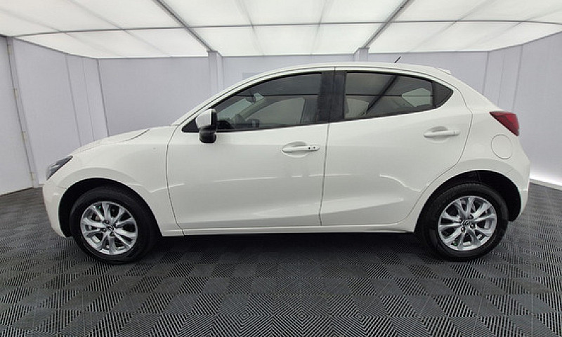 Mazda 2 1.5 Touring...