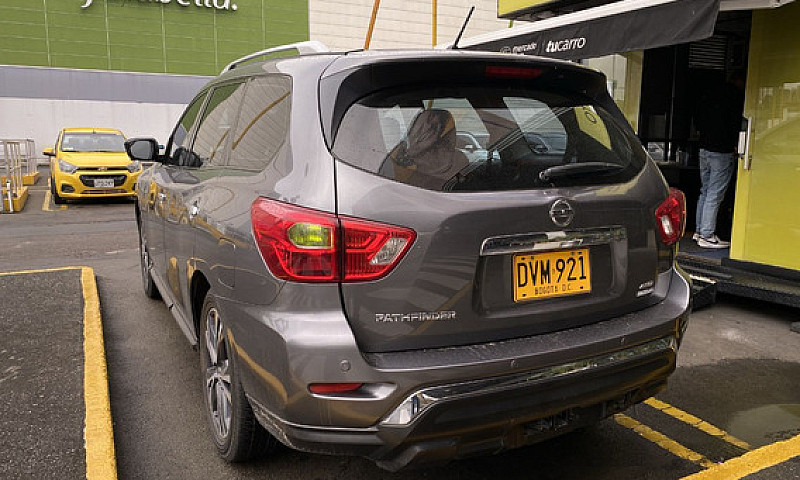 Nissan Pathfinder 3....