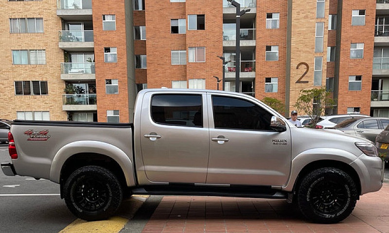 Toyota Hilux 3.0 Srv...