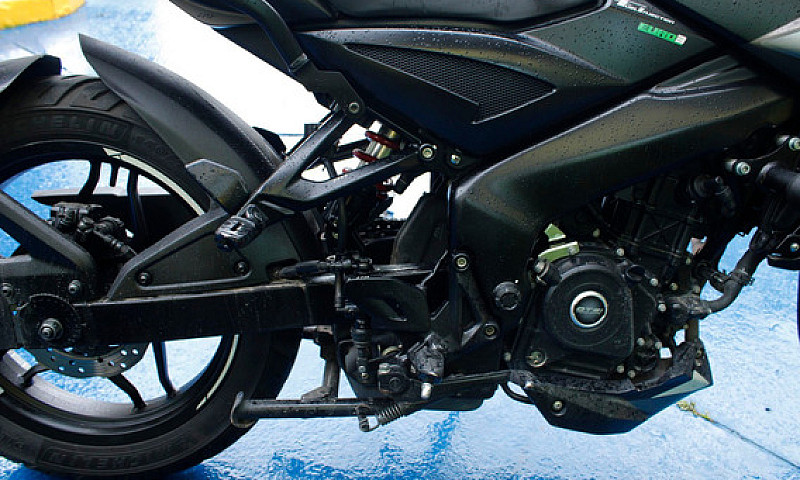 Bajaj Pulsar Ns 200 ...