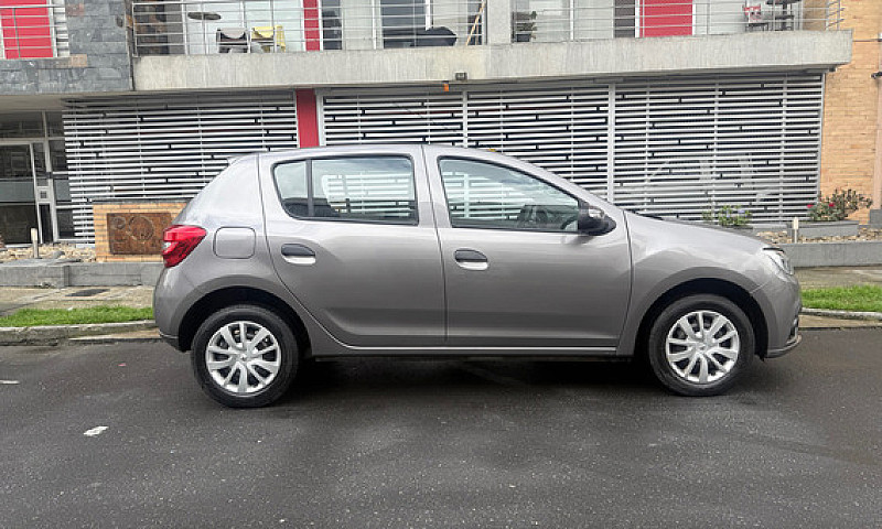 Renault Sandero 1.6L...