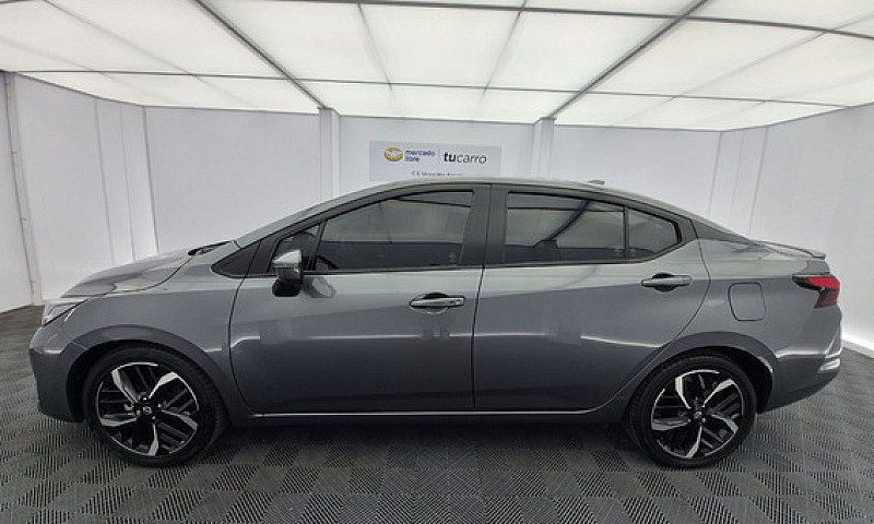 Nissan Versa 1.6 Exc...