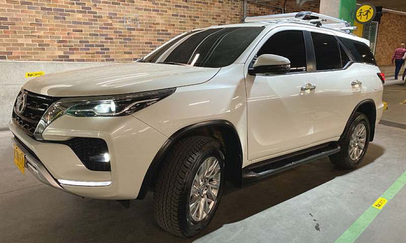Toyota Fortuner 2.7L...