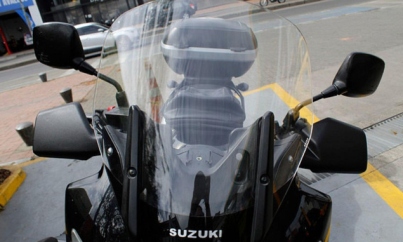 Suzuki V-Strom 650Dl...