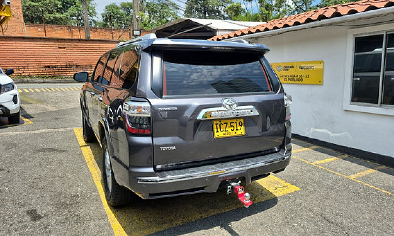 Toyota 4Runner 4.0 L...
