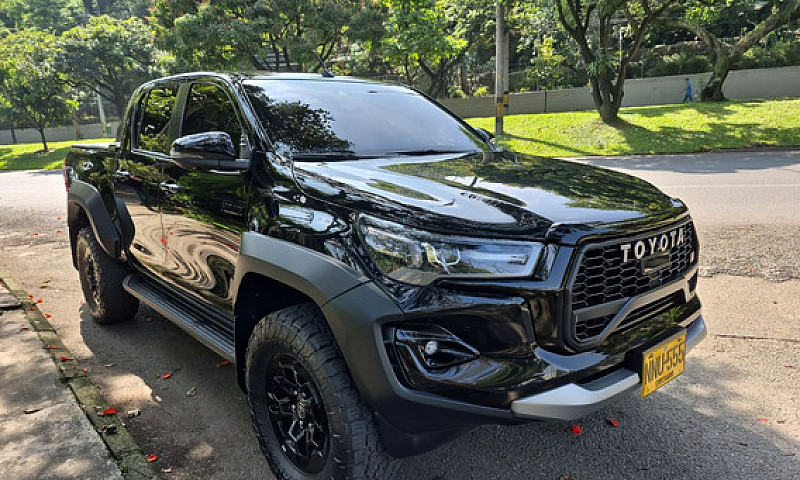 Toyota Hilux 2.8 Grs...