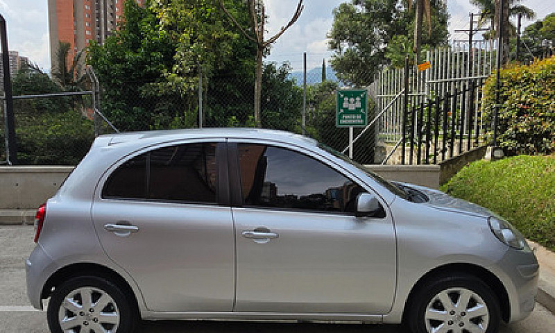 Nissan March 1.6 Adv...